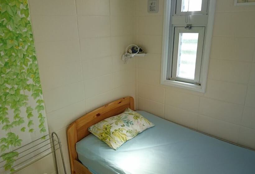 اتاق استاندارد با سرویس بهداشتی مشترک, Okinawa Resort