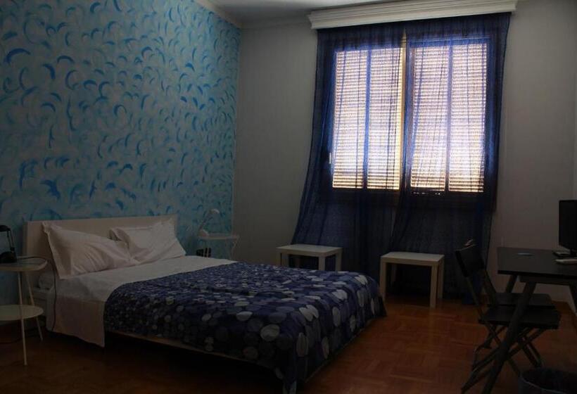 اتاق استاندارد با سرویس بهداشتی مشترک, Bologna Center Town