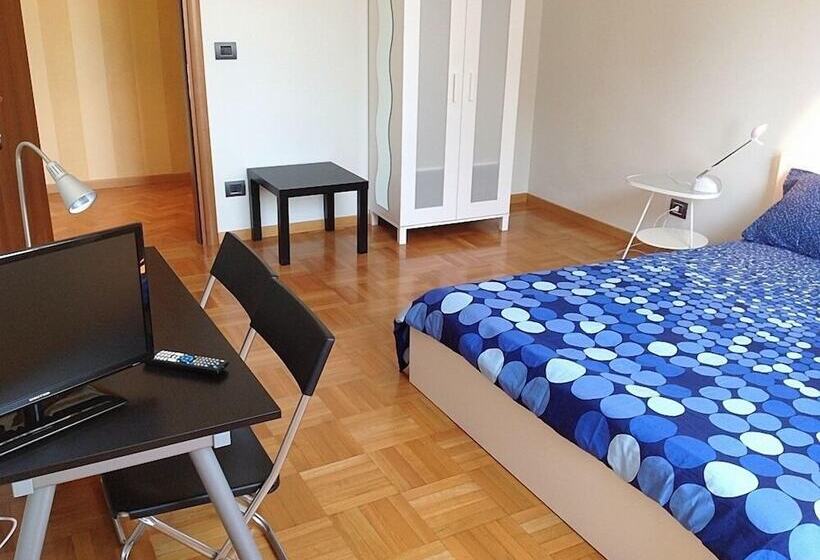 اتاق استاندارد با سرویس بهداشتی مشترک, Bologna Center Town