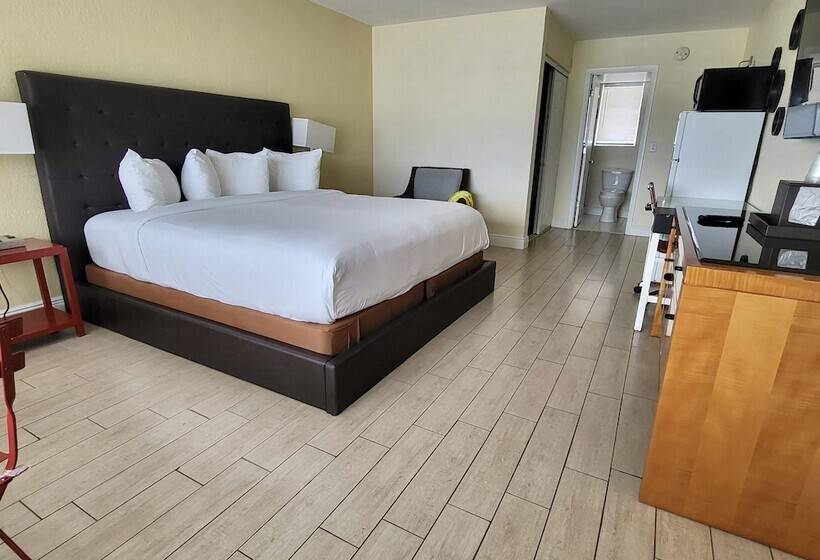 اتاق استاندارد با تخت دوبل برای معلولان, Chateau Mar Beach Resort