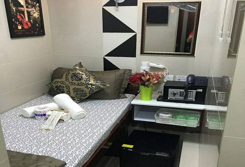 اتاق استاندارد یک نفره, Skycity Hostel