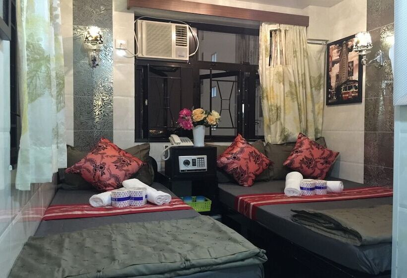 اتاق استاندارد سه نفره, Skycity Hostel