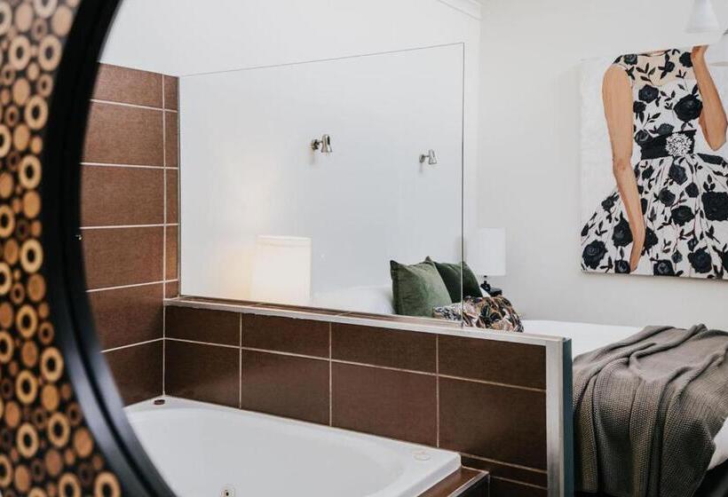 스위트, Albert Hotel Daylesford