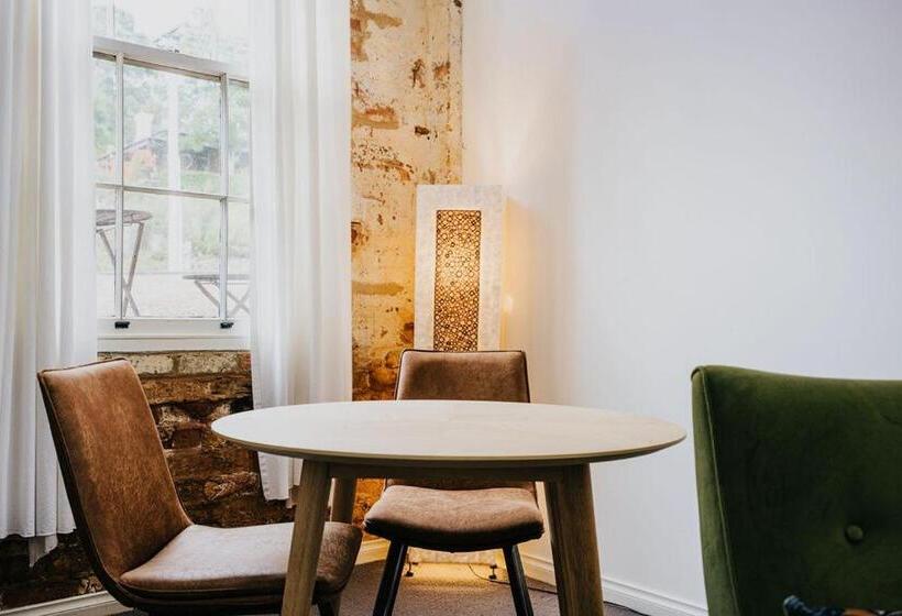 스위트, Albert Hotel Daylesford