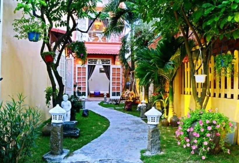 اتاق خانوادگی با چشم‌انداز باغ, Green Garden Homestay