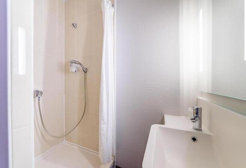 اتاق استاندارد سه نفره, B&b Hotel Besançon Chateaufarine