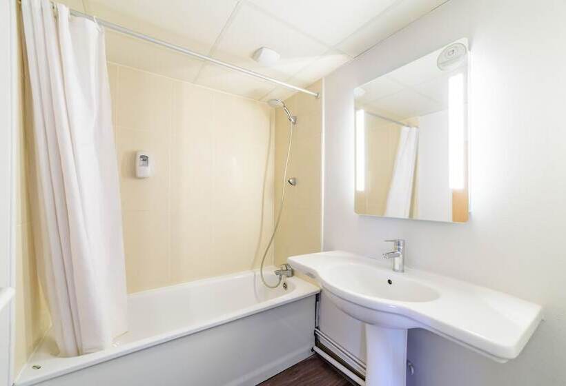 اتاق استاندارد چهار تخته, B&b Hotel Besançon Chateaufarine