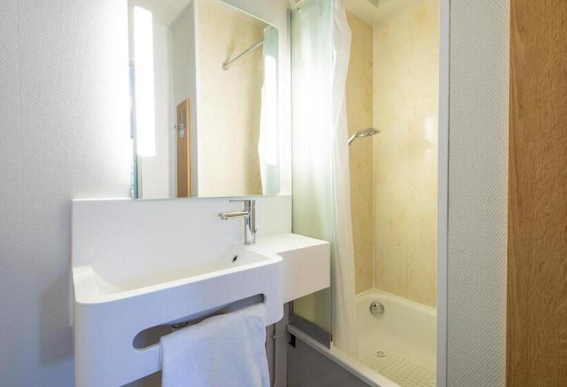 اتاق استاندارد چهار تخته, B&b Hotel Dieppe