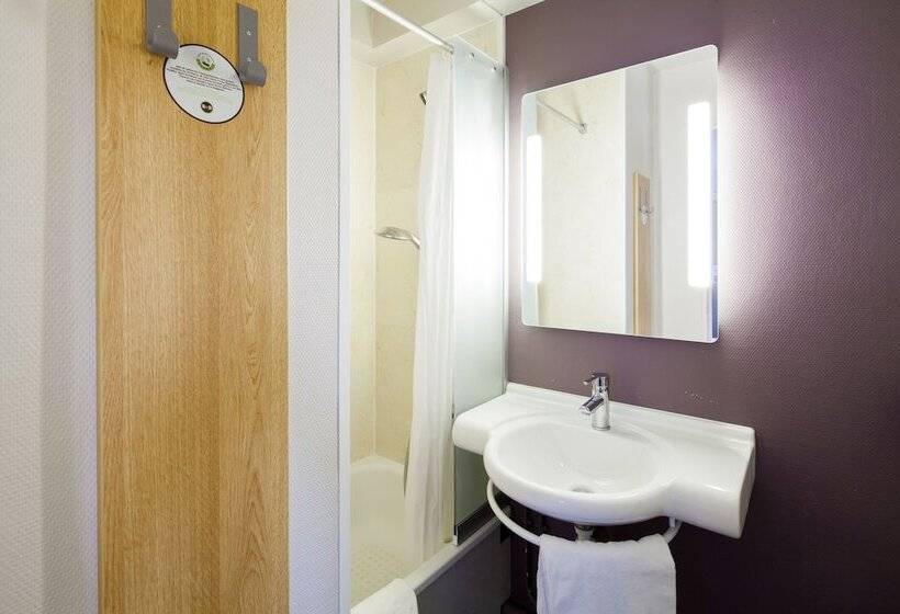 اتاق استاندارد چهار تخته, B&b Hotel Dieppe