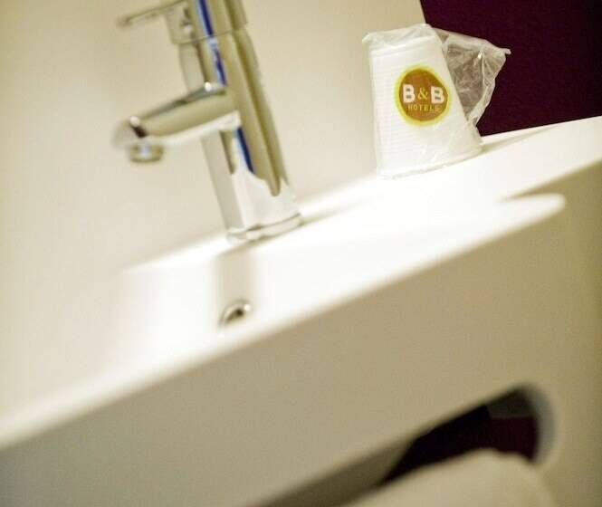 اتاق استاندارد چهار تخته, B&b Hotel Lyon Grand Stade Meyzieu