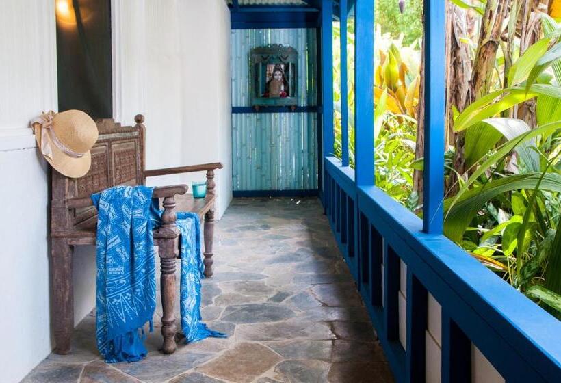بانگلوی استاندارد, Blue Osa Beach Resort & Spa