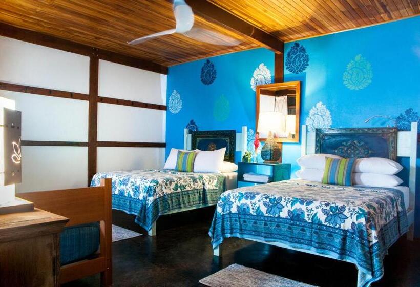 اتاق لوکس, Blue Osa Beach Resort & Spa