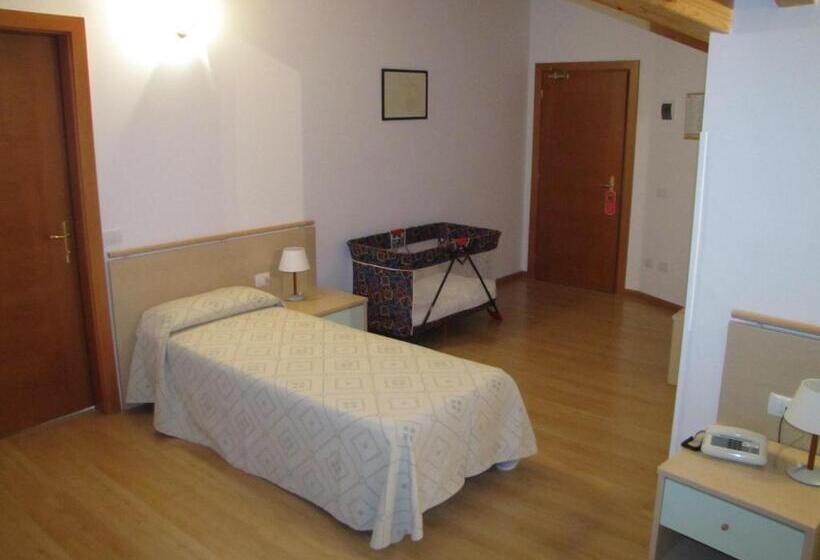 اتاق کلاسیک چهارنفره, Scaranò