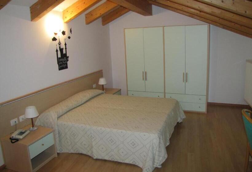 اتاق کلاسیک چهارنفره, Scaranò