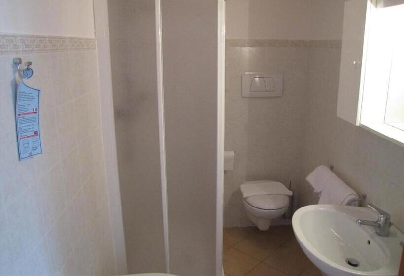 اتاق کلاسیک چهارنفره, Scaranò