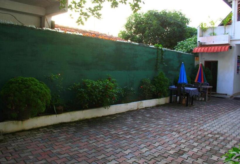 اتاق استاندارد چهار تخته, Shanith Guesthouse Negombo