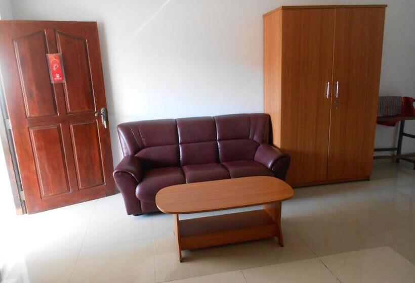 اتاق لوکس, Shanith Guesthouse Negombo