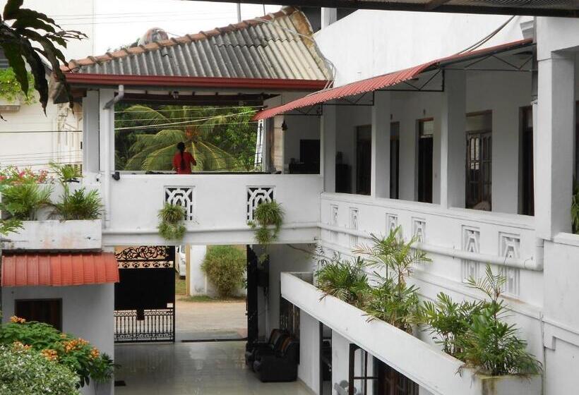اتاق استاندارد چهار تخته, Shanith Guesthouse Negombo