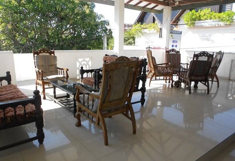 اتاق لوکس, Shanith Guesthouse Negombo