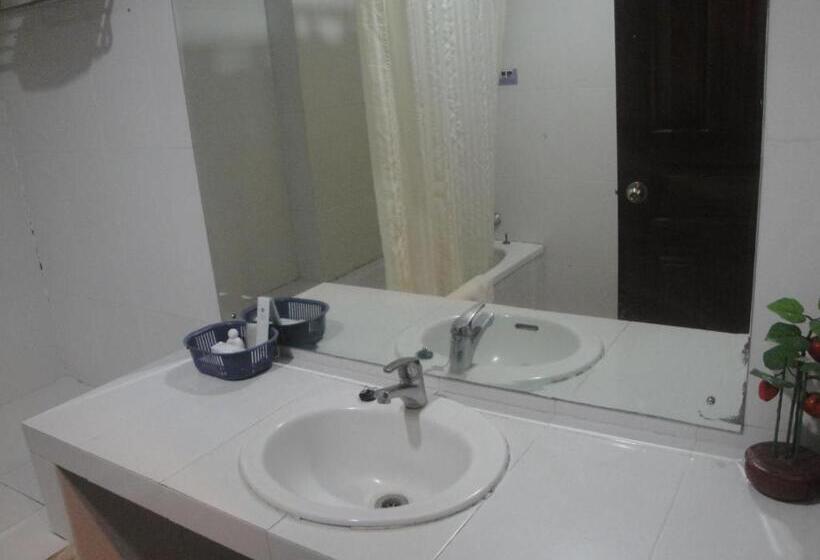 اتاق لوکس, Sylvia Hotel Maumere