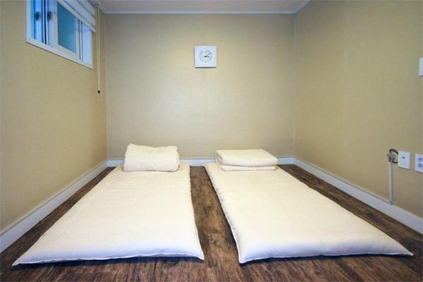 エコノミールーム, Crib 49 Guesthouse   Foreigner Only