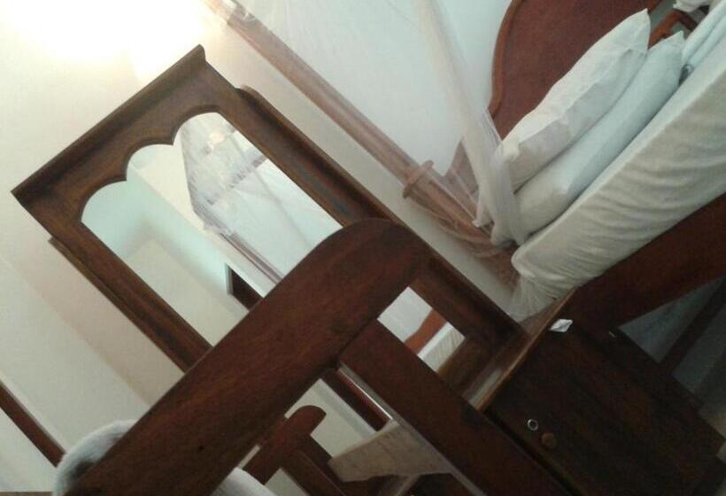 اتاق استاندارد سه تخته با بالکن, Nooit Gedacht Holiday Resort Unawatuna