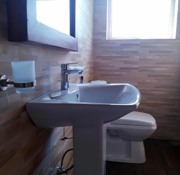 اتاق لوکس با بالکن, Nooit Gedacht Holiday Resort Unawatuna