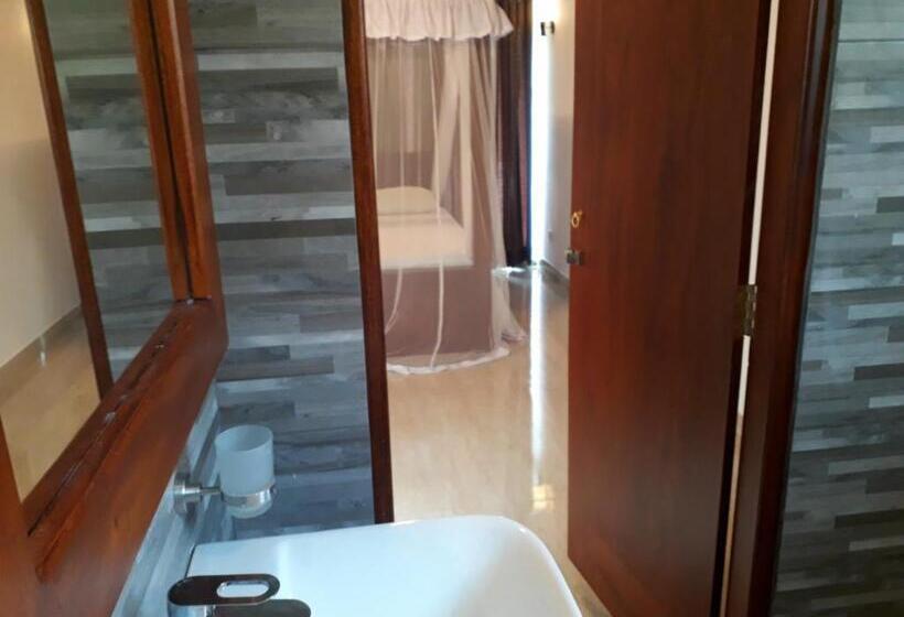 اتاق لوکس با بالکن, Nooit Gedacht Holiday Resort Unawatuna