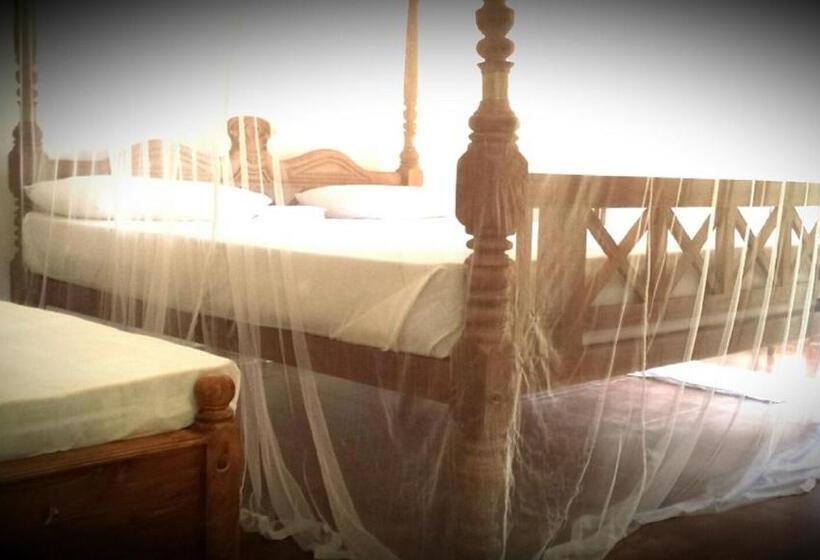 اتاق استاندارد سه نفره, Nooit Gedacht Holiday Resort Unawatuna