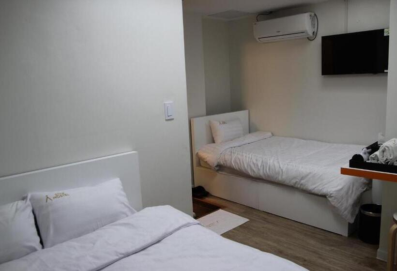 Quarto Triplo Standart, Star Hostel Dongdaemun Suite