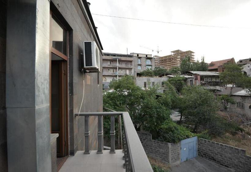 اتاق استاندارد, Saryan Hotel Yerevan