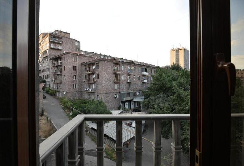 اتاق استاندارد, Saryan Hotel Yerevan
