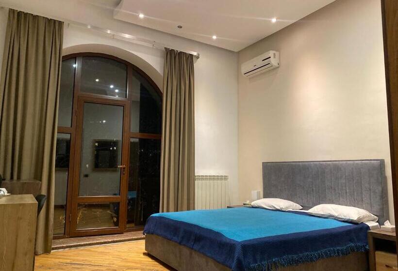 اتاق سوپریور, Saryan Hotel Yerevan