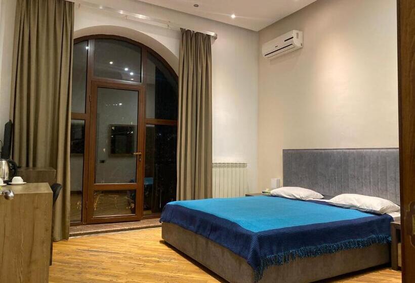 اتاق سوپریور, Saryan Hotel Yerevan