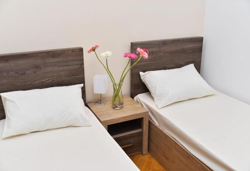 اتاق استاندارد, Saryan Hotel Yerevan