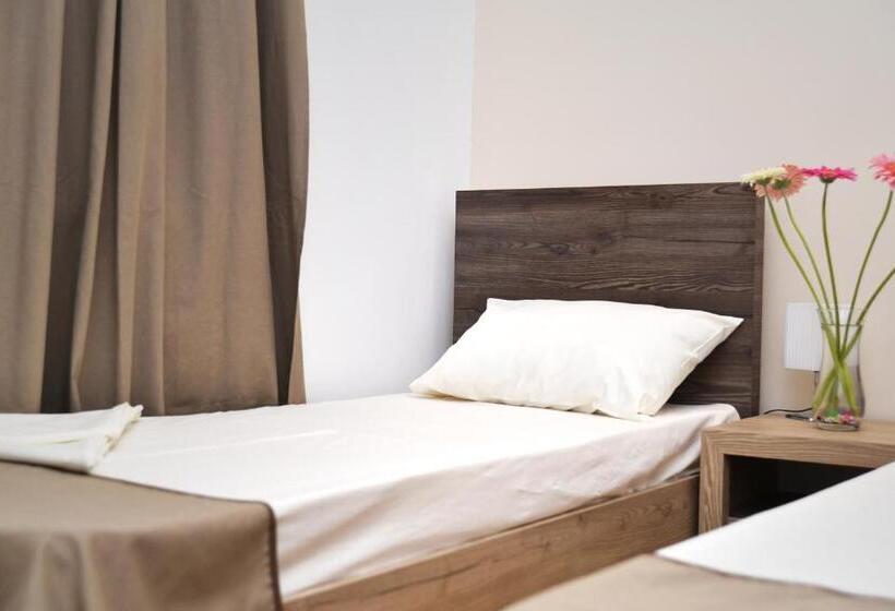 اتاق استاندارد, Saryan Hotel Yerevan