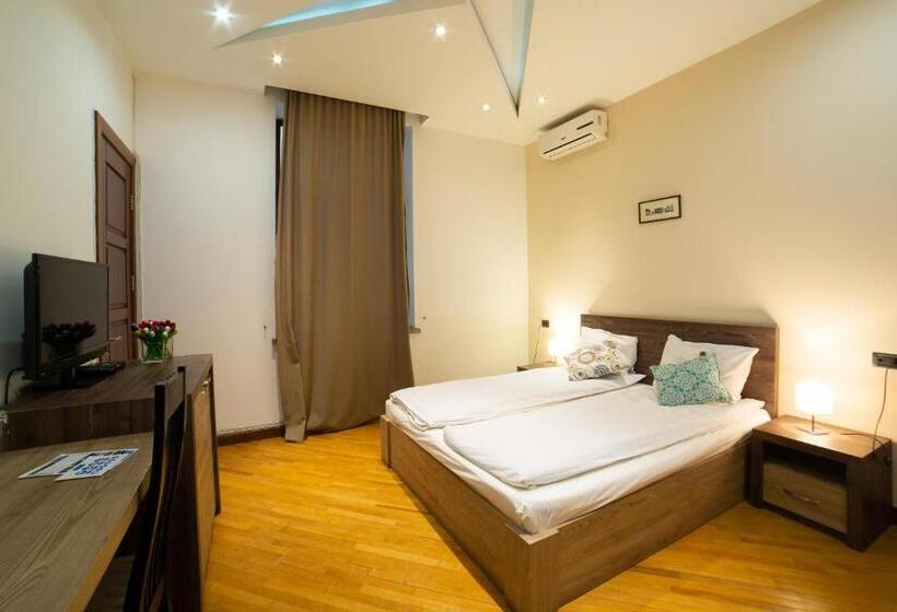 اتاق استاندارد, Saryan Hotel Yerevan