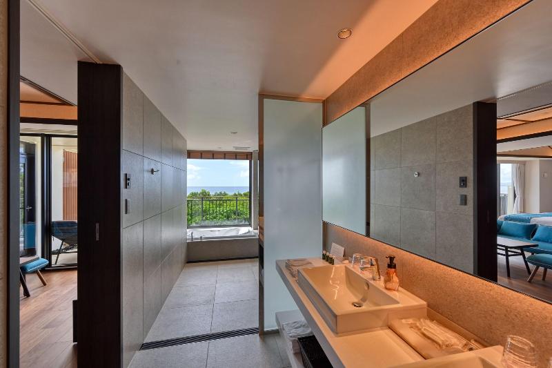 سوییت, Fusaki Beach Resort Hotel & Villas