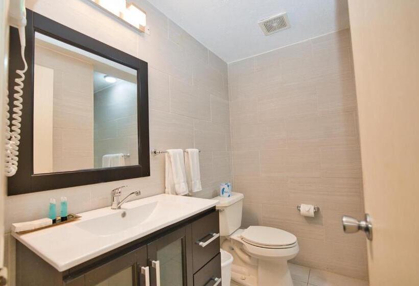 1 Bedroom Penthouse Apartment, Horizon View Beach
