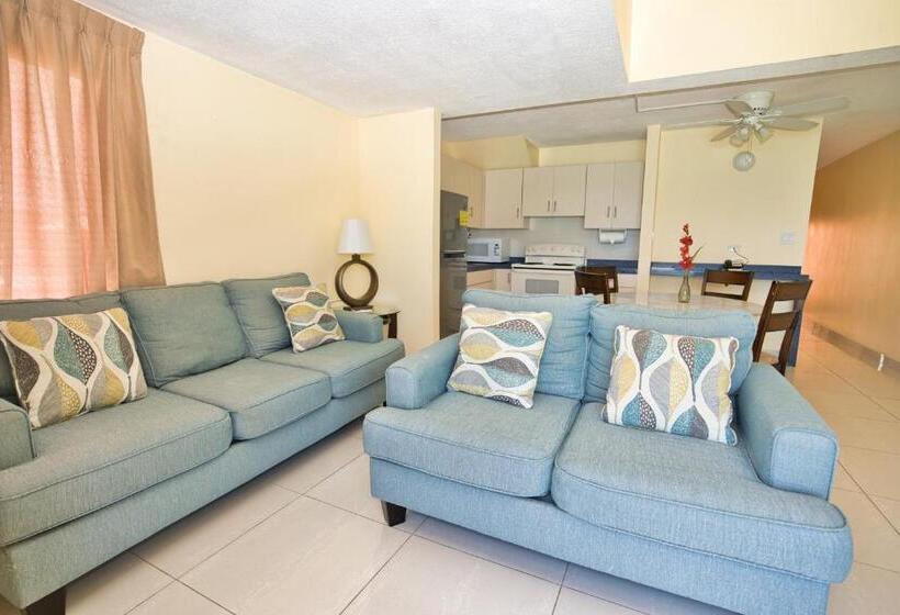 1 Bedroom Penthouse Apartment, Horizon View Beach