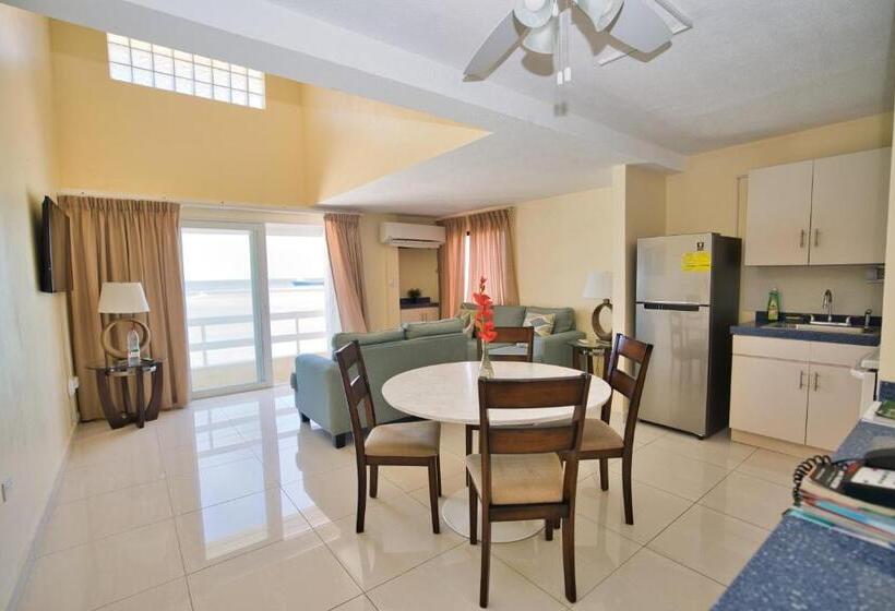 1 Bedroom Penthouse Apartment, Horizon View Beach