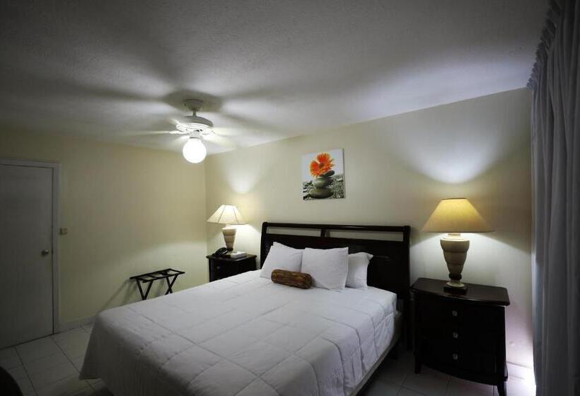 1 Bedroom Penthouse Apartment, Horizon View Beach