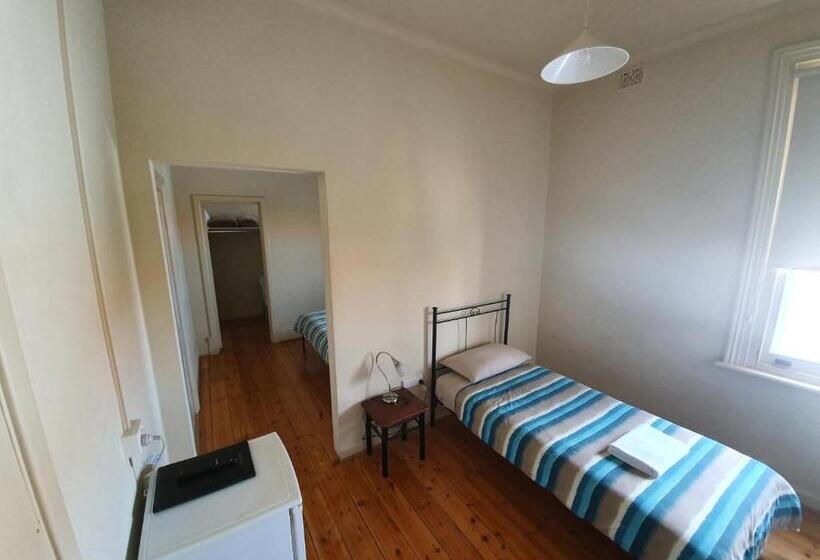 اتاق استاندارد سه نفره, Pier Hotel Port Lincoln
