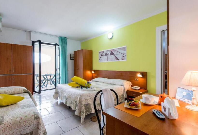 اتاق استاندارد سه نفره, Villa Truentum