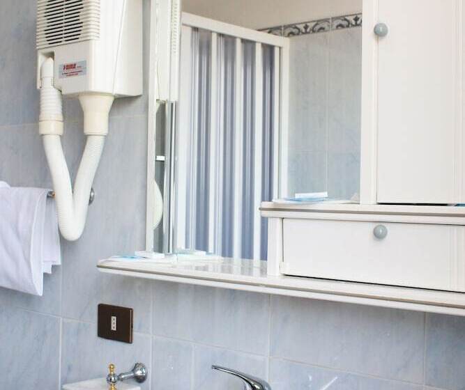 اتاق استاندارد یک نفره, Villa Truentum