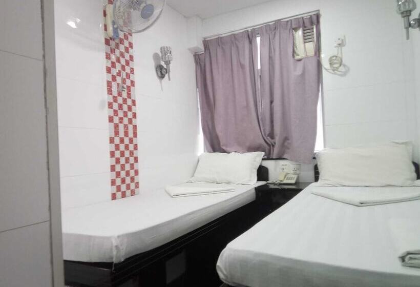 Standard Room, Marrigold Hostel