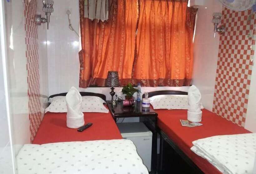 Standard Room, Marrigold Hostel