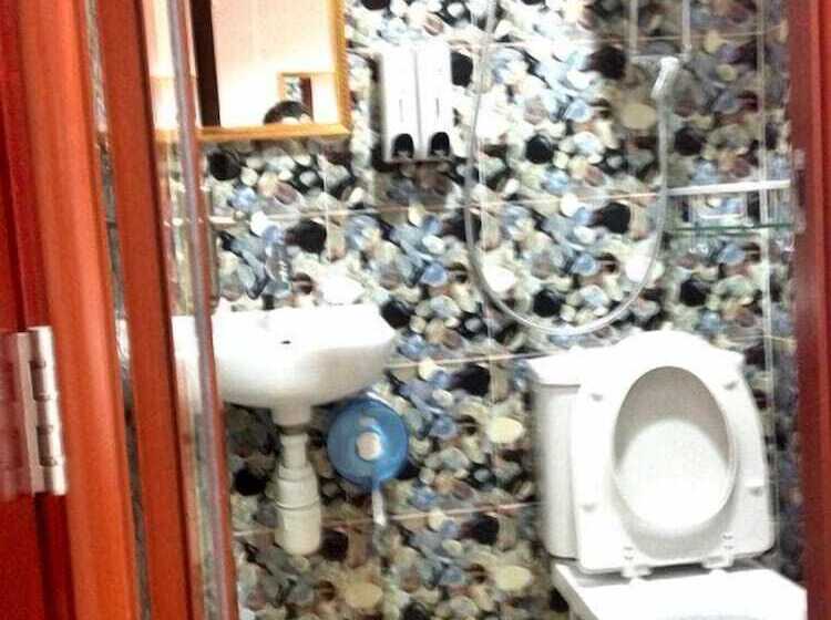 اتاق استاندارد سه نفره, Marrigold Hostel