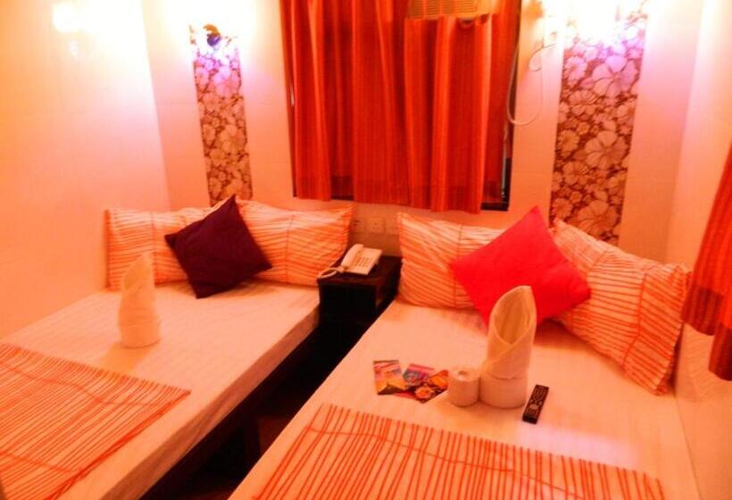 اتاق خانوادگی, Marrigold Hostel
