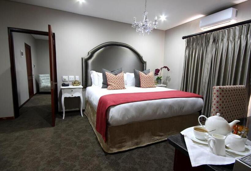 اتاق خانوادگی تودرتو, La Villa Vita